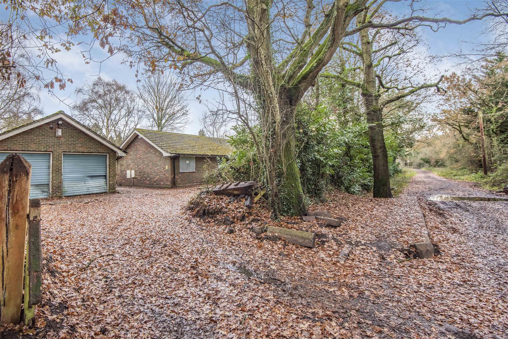 Nash Grove Lane Finchampstead, Berkshire, RG40 4HF