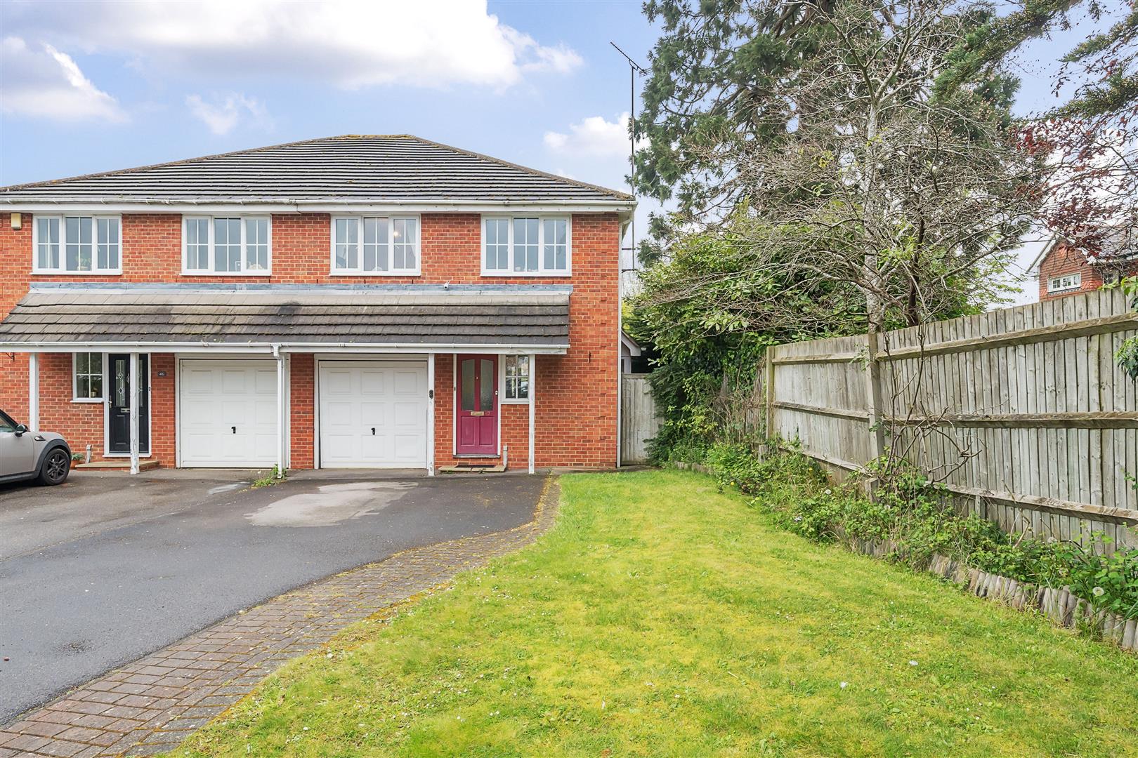 Lenham Close, Winnersh, Berkshire, RG41 1HR
