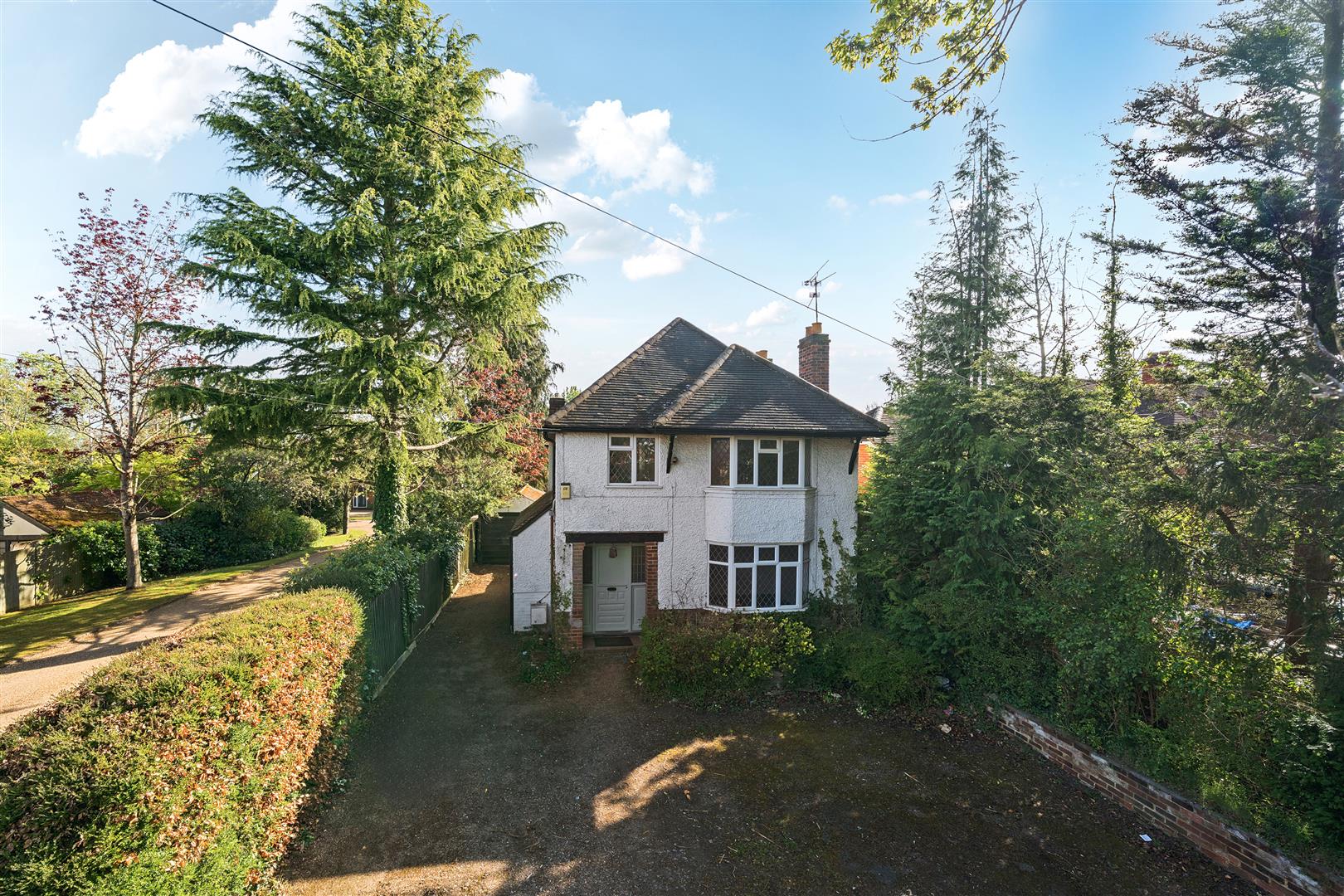 Easthampstead Road Wokingham, Berkshire, RG40 2EE