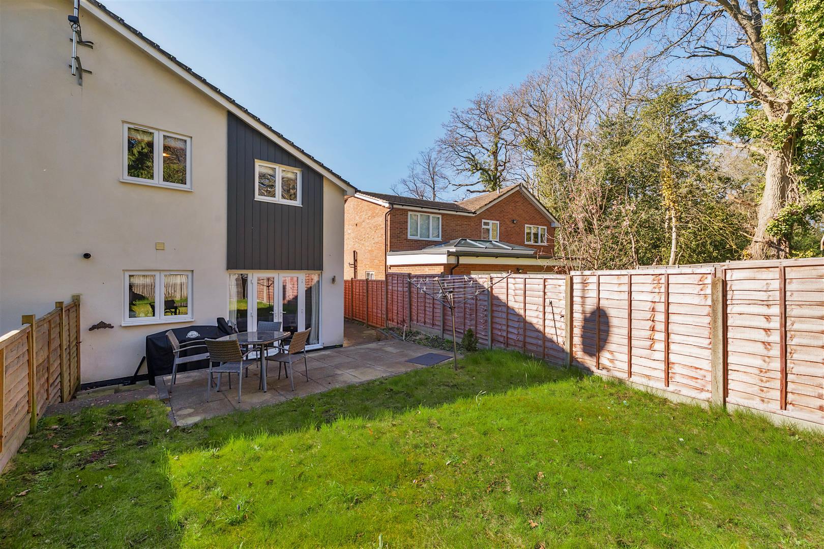 Pinewood Avenue, Crowthorne, Berkshire, RG45 6RQ