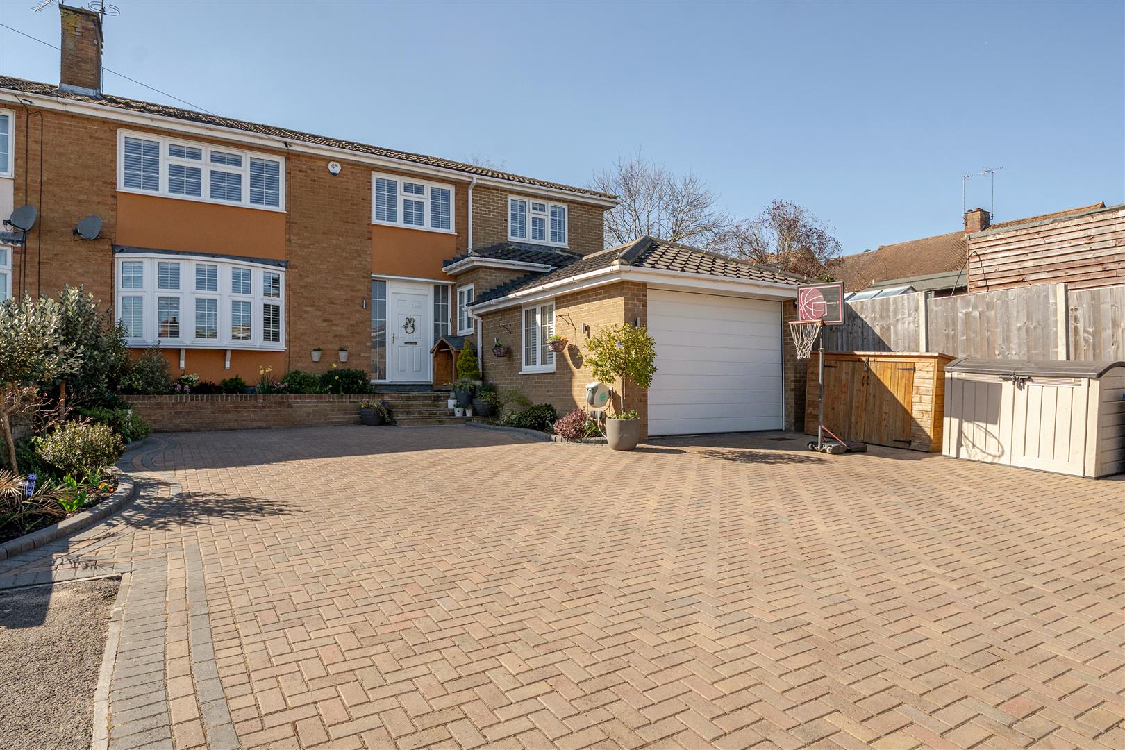 South Meadow, Crowthorne, Berkshire, RG45 7HJ