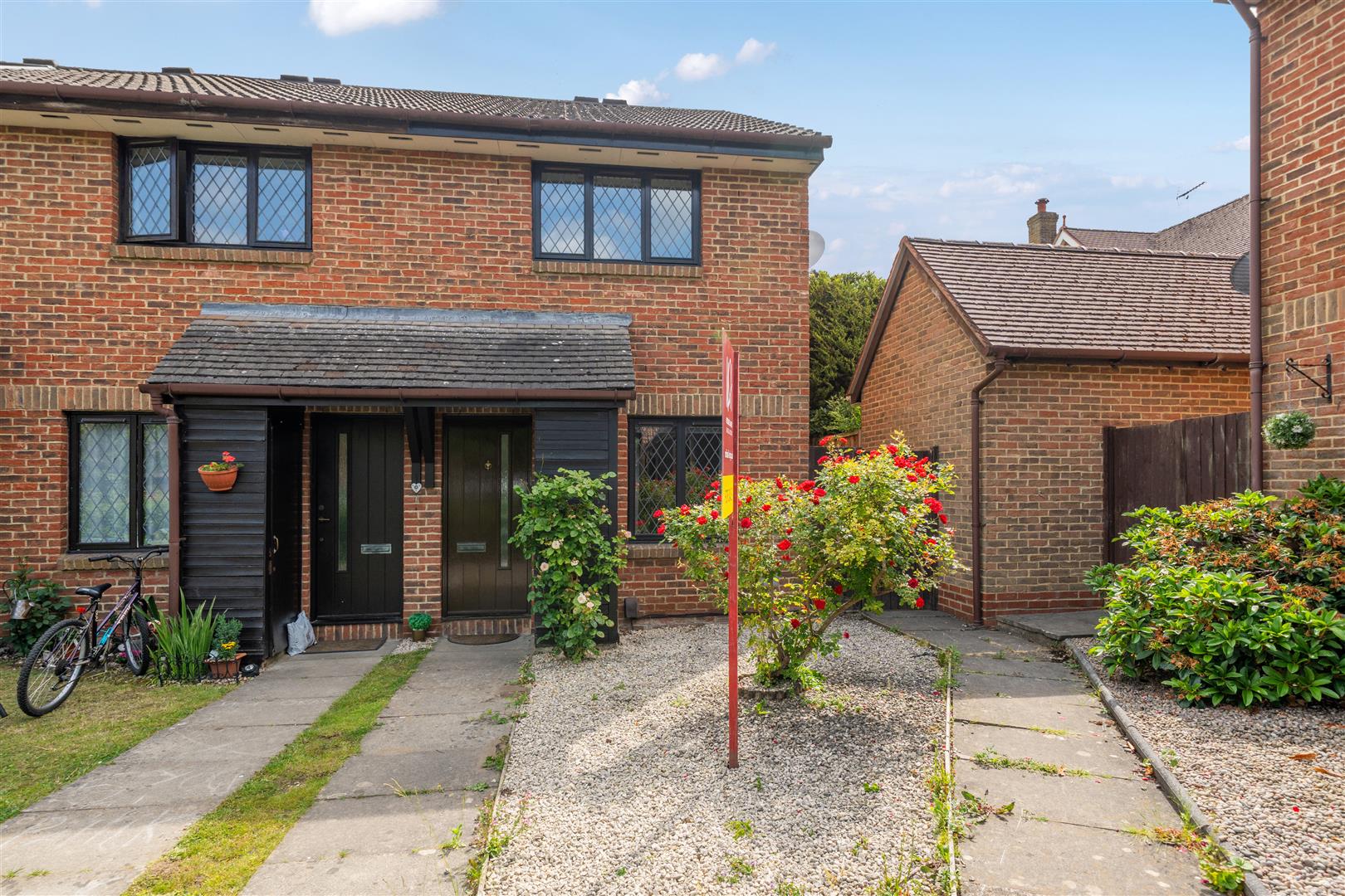Marigold Close Crowthorne, Berkshire, RG45 6TY