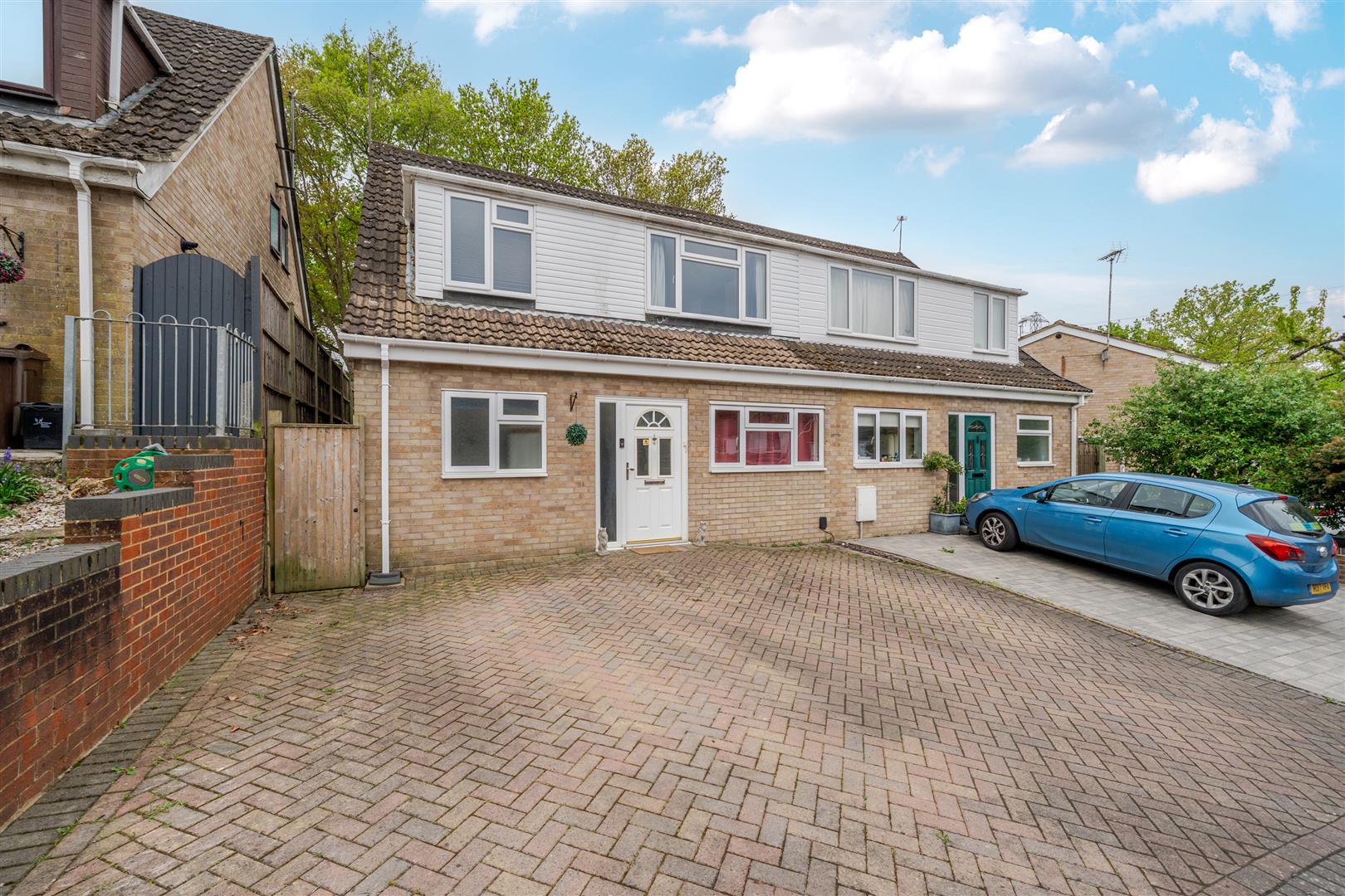 Allendale Close, Sandhurst, Berkshire, GU47 8NJ