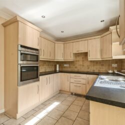 Lyneham Road Crowthorne, Berkshire, RG45 6NJ