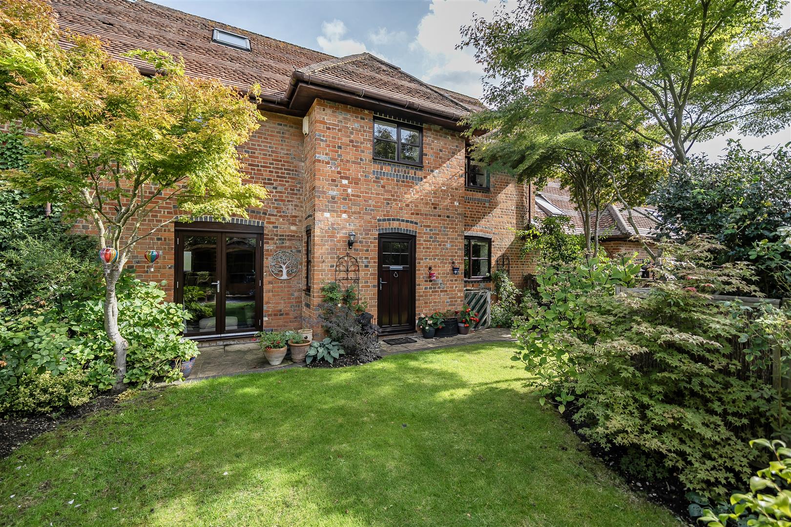 Ambarrow Farm Courtyard, Ambarrow Lane Sandhurst, Berkshire, GU47 8JE